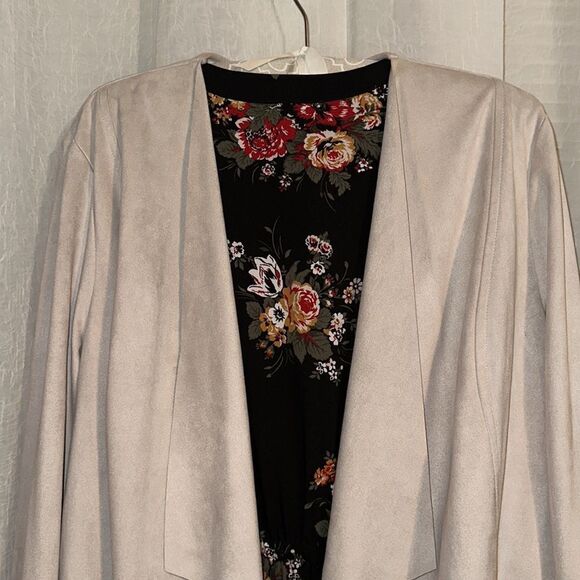 Anne Klein L Cream Micro Suede Open Front Light Professional Peplum Jacket - Picture 3 of 12